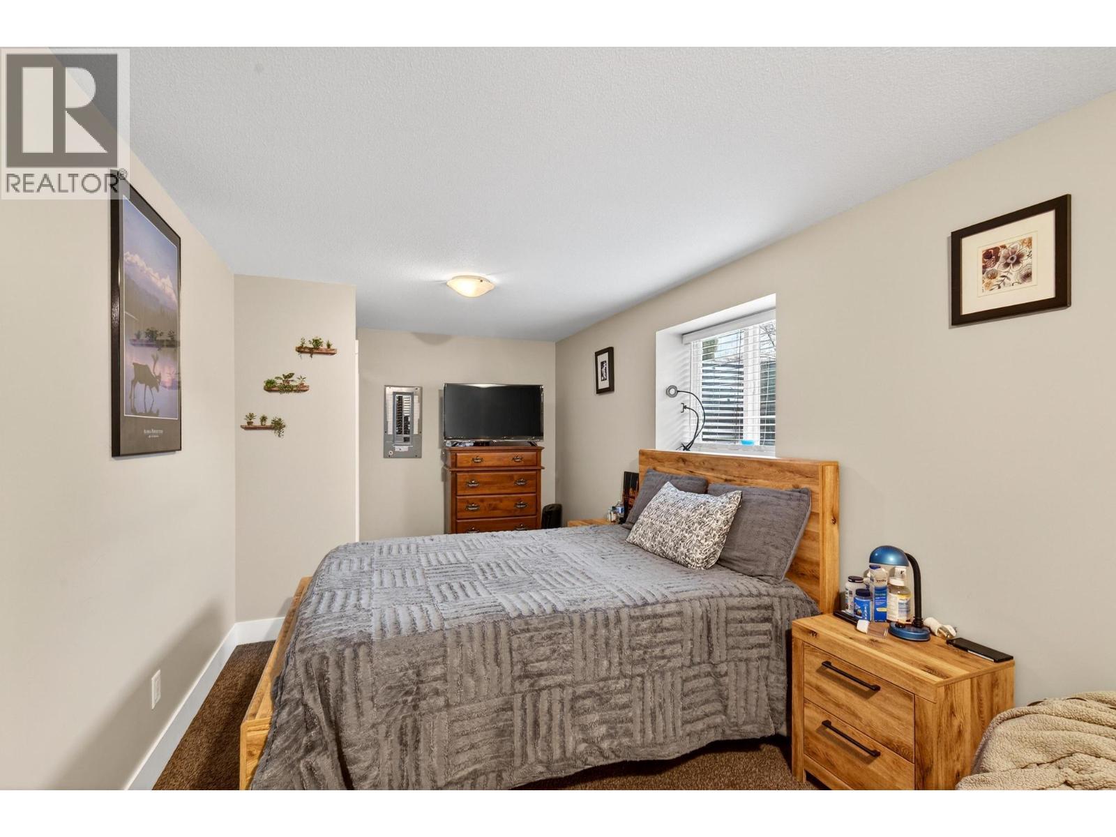 Unit 2 - 260 Ponto Road, Kelowna, BC - Indoor Photo Showing Bedroom