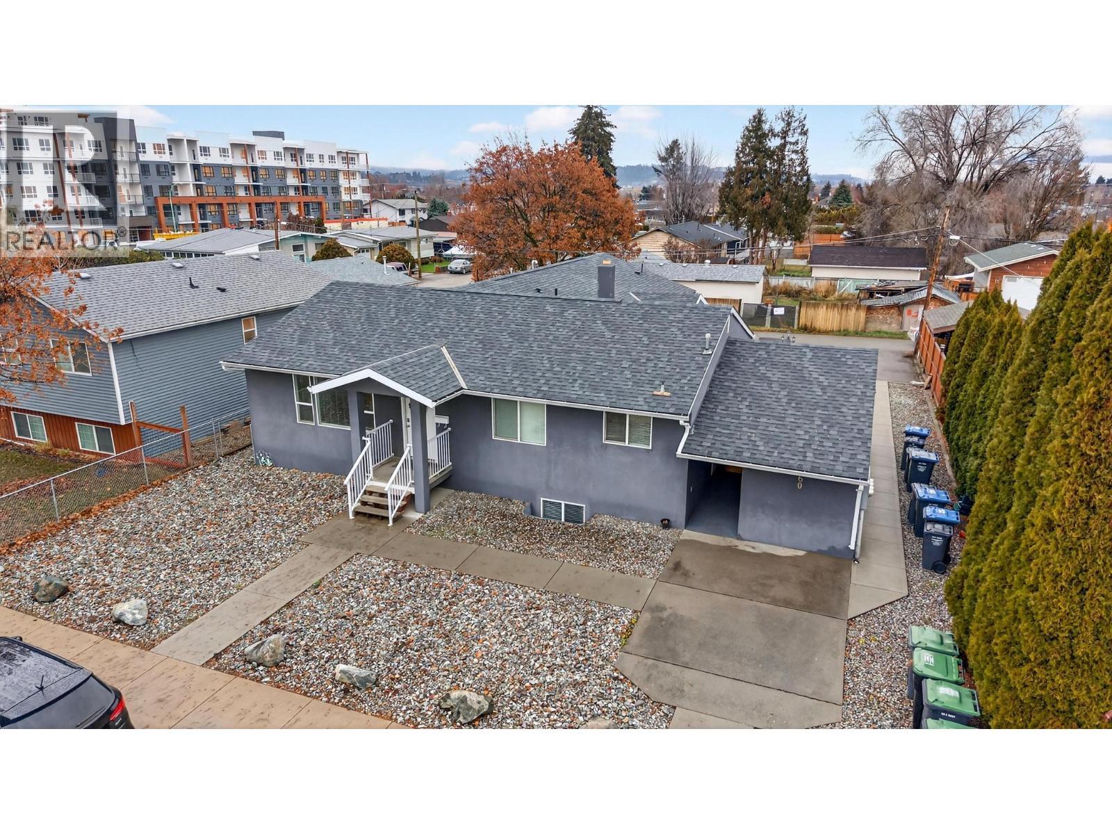 260 Ponto Road, Kelowna, BC - Outdoor