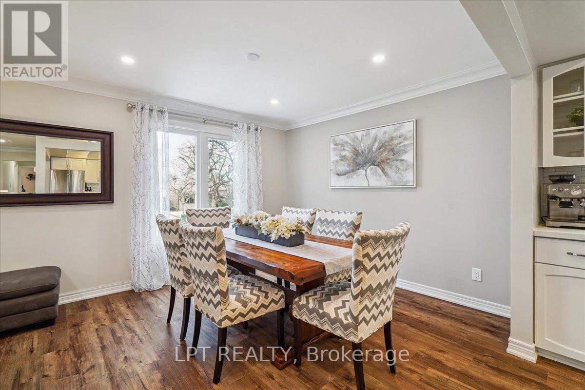 26 Wright Crescent, Caledon, ON - Indoor Photo Showing Dining Room