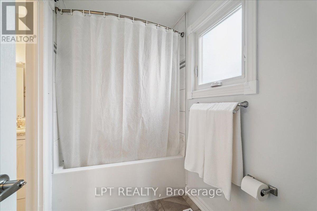26 Wright Crescent, Caledon, ON - Indoor Photo Showing Bathroom