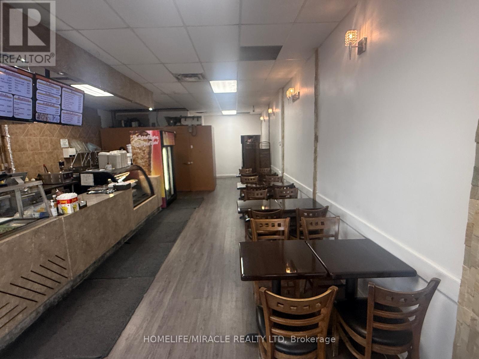 1900 Lakeshore Road W, Mississauga, ON