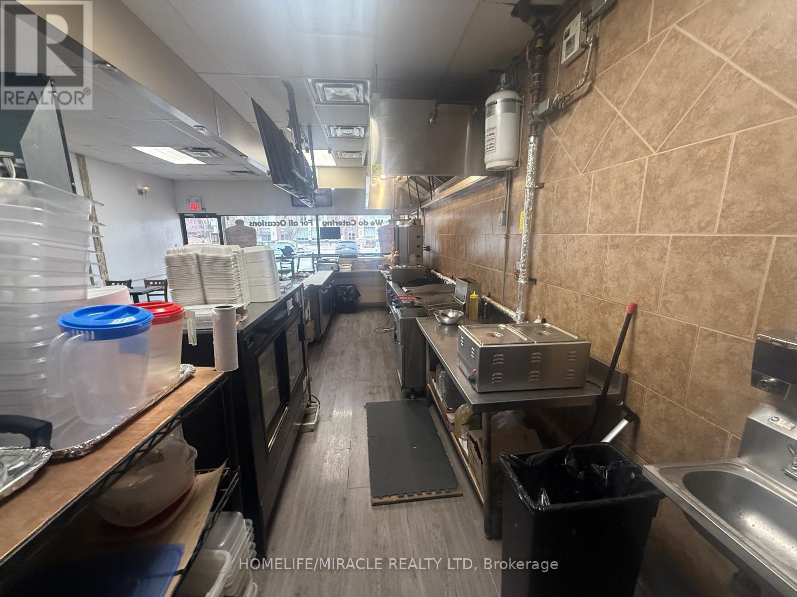 1900 Lakeshore Road W, Mississauga, ON