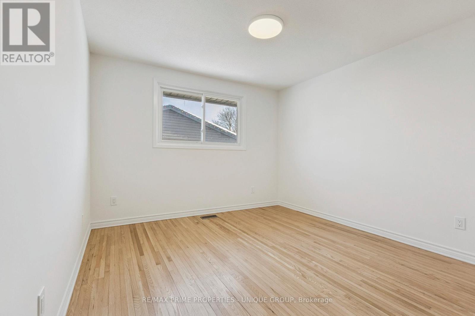 520 Teakwood Drive, Waterloo, ON - Indoor Photo Showing Other Room