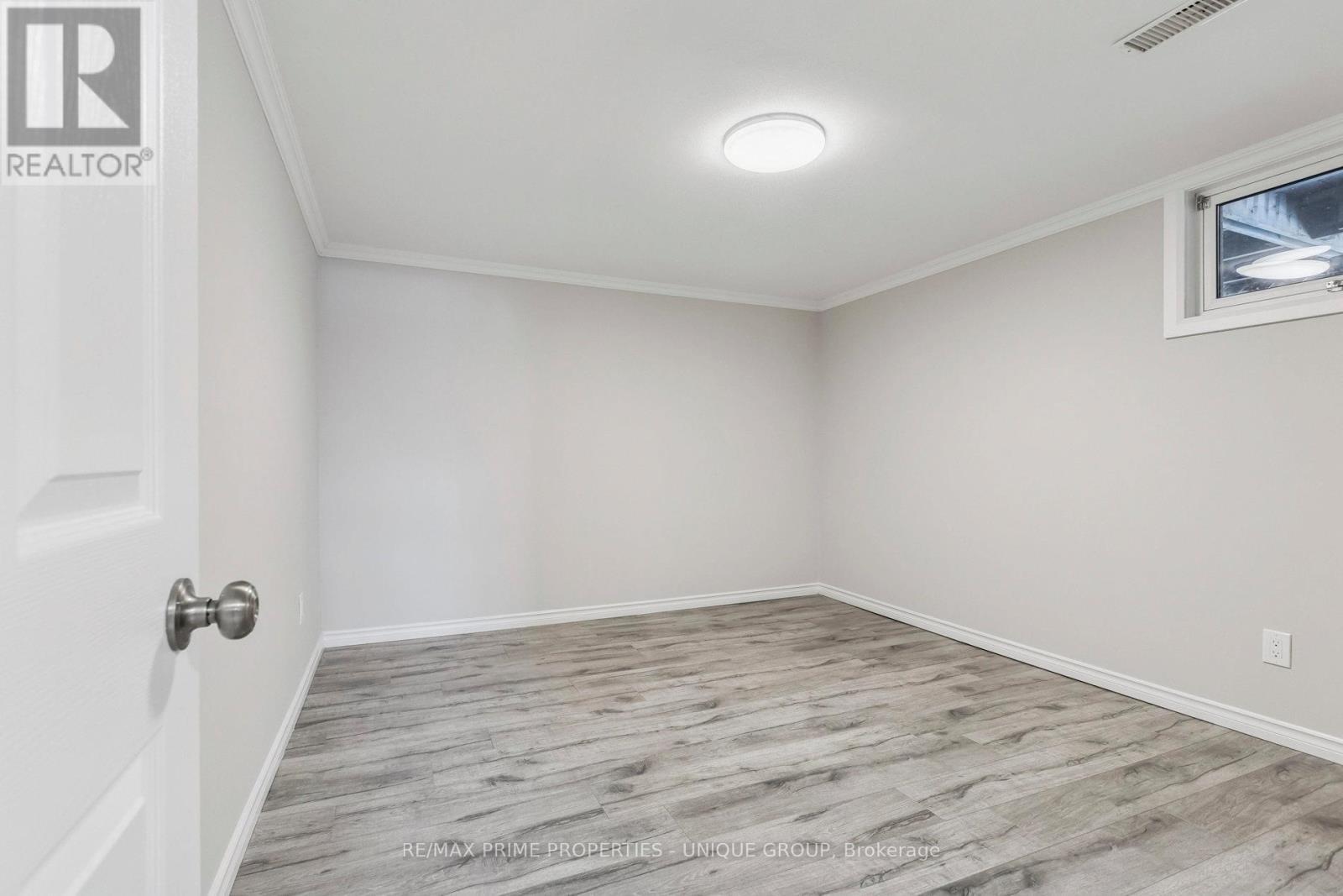 520 Teakwood Drive, Waterloo, ON - Indoor Photo Showing Other Room