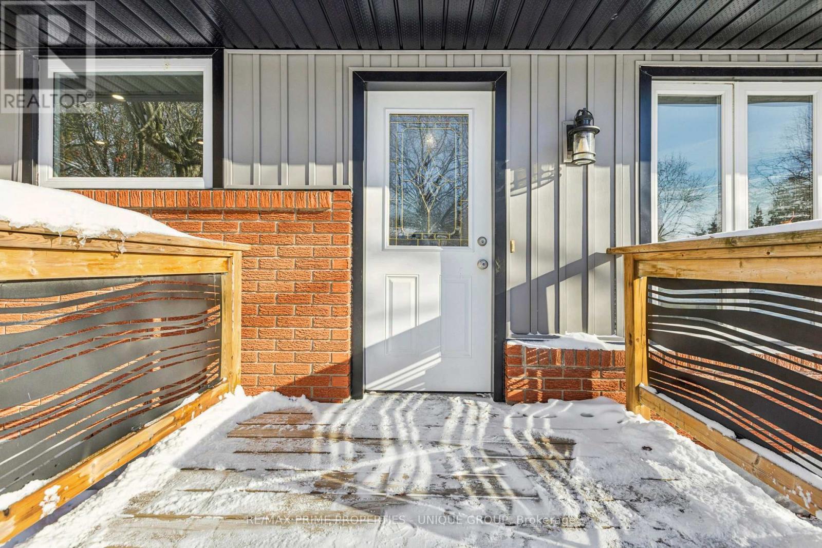 520 Teakwood Drive, Waterloo, ON - Outdoor With Fireplace With Exterior