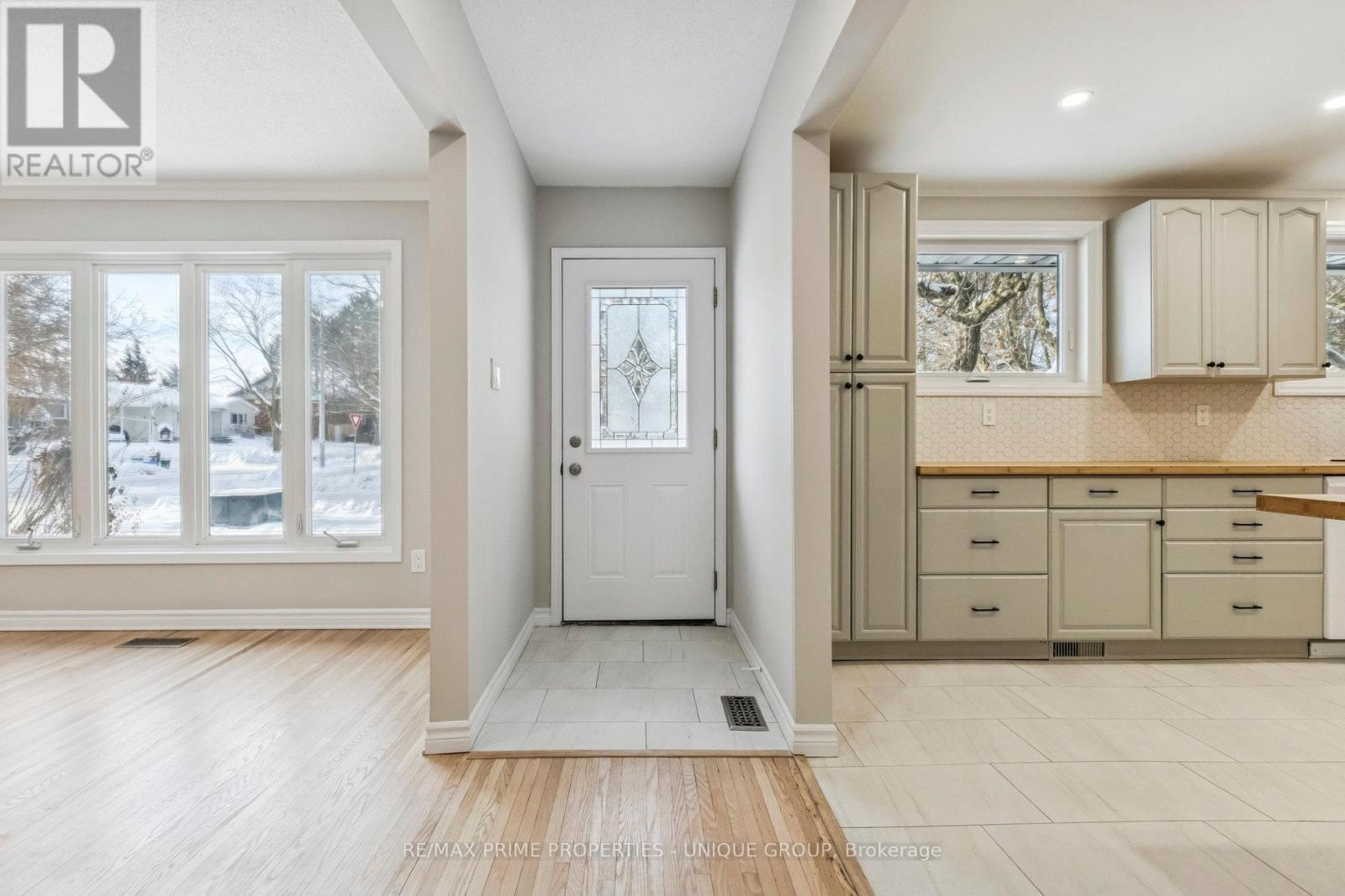 520 Teakwood Drive, Waterloo, ON - Indoor