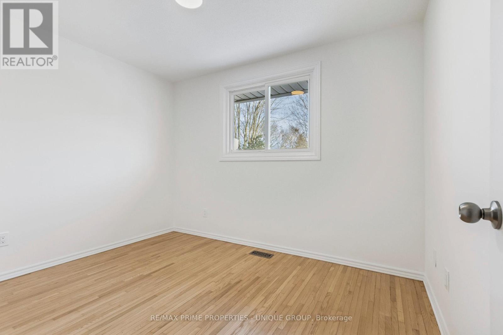 520 Teakwood Drive, Waterloo, ON - Indoor Photo Showing Other Room
