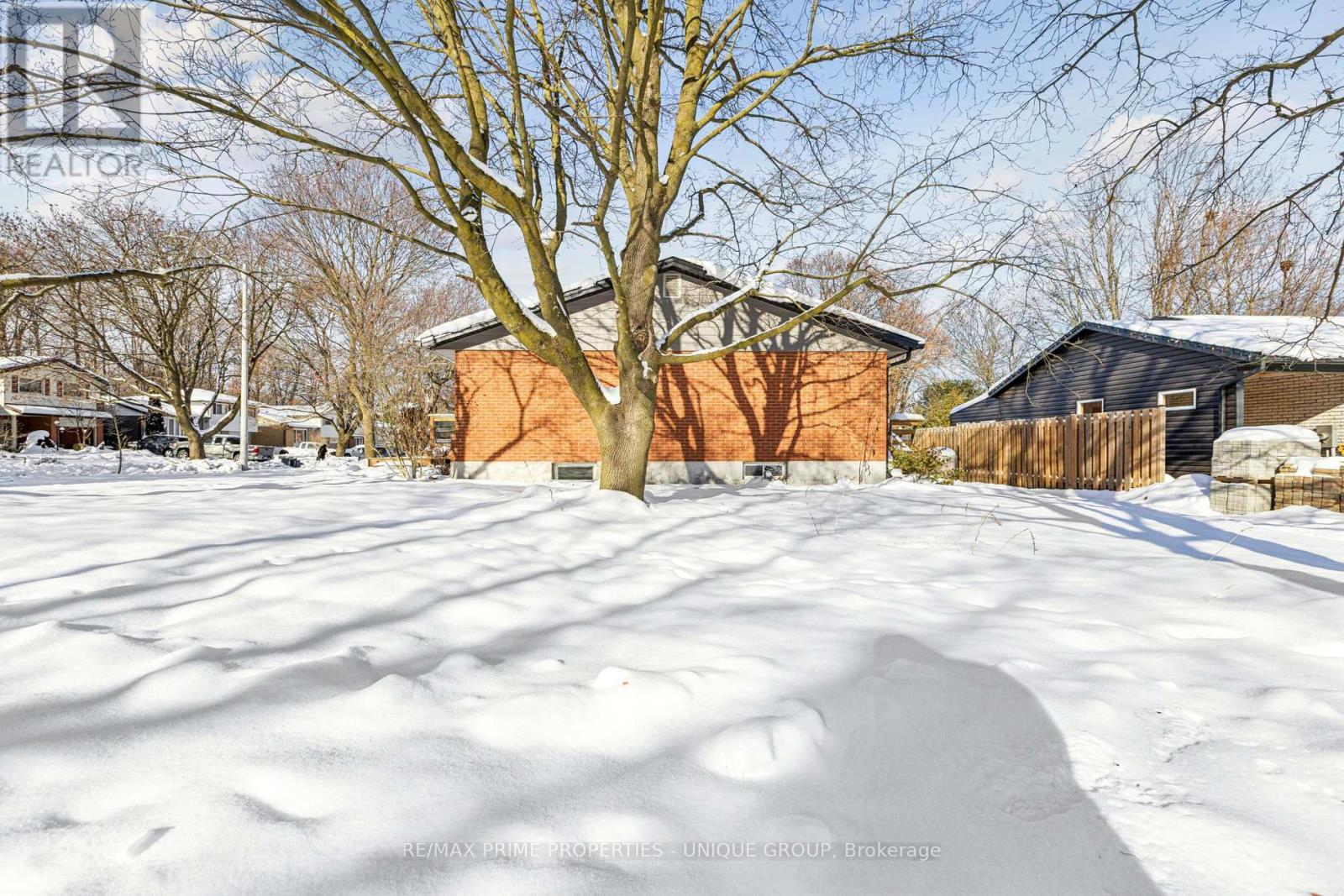 520 Teakwood Drive, Waterloo, ON - Outdoor