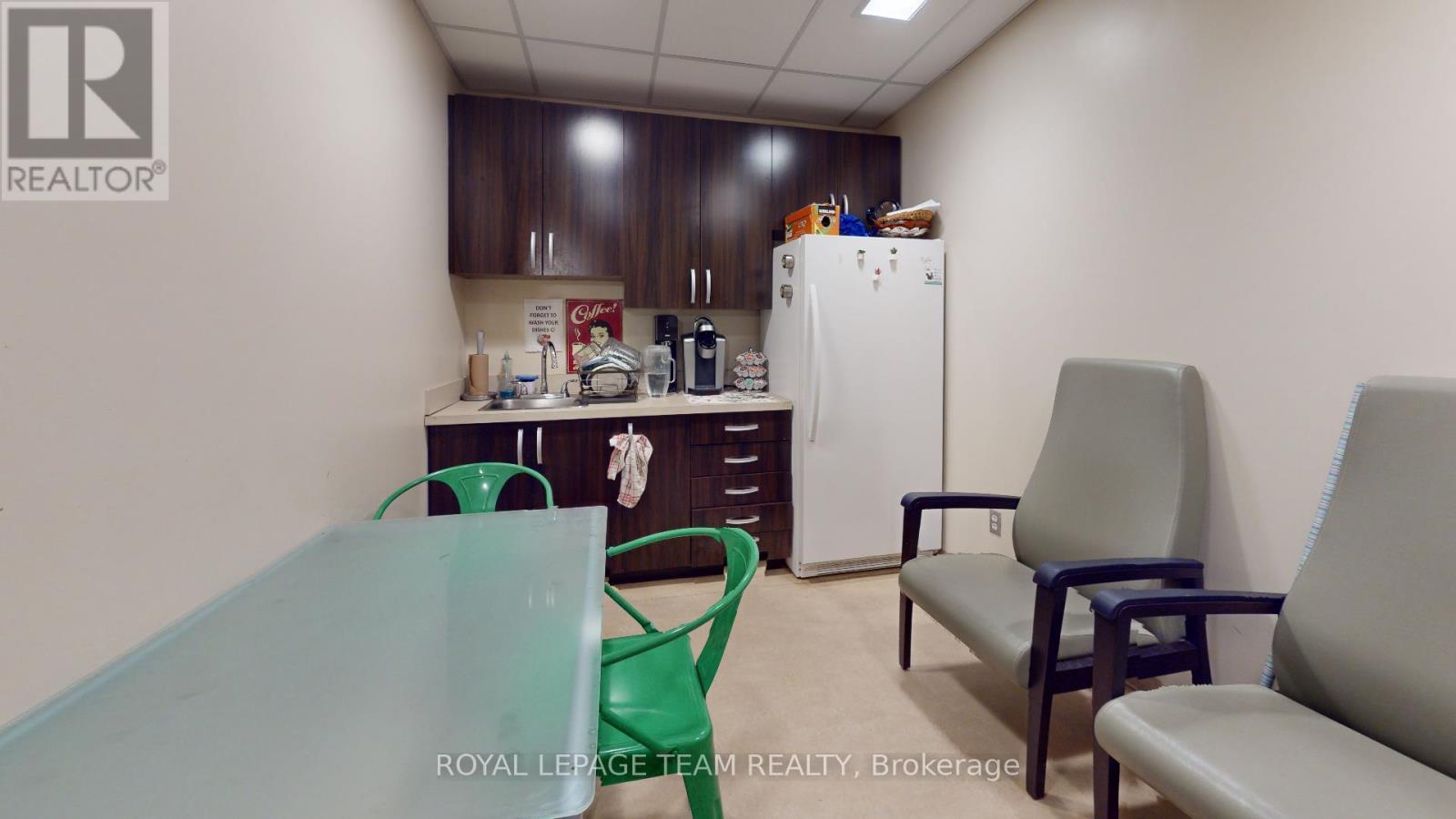 942 Merivale Road, Ottawa, ON