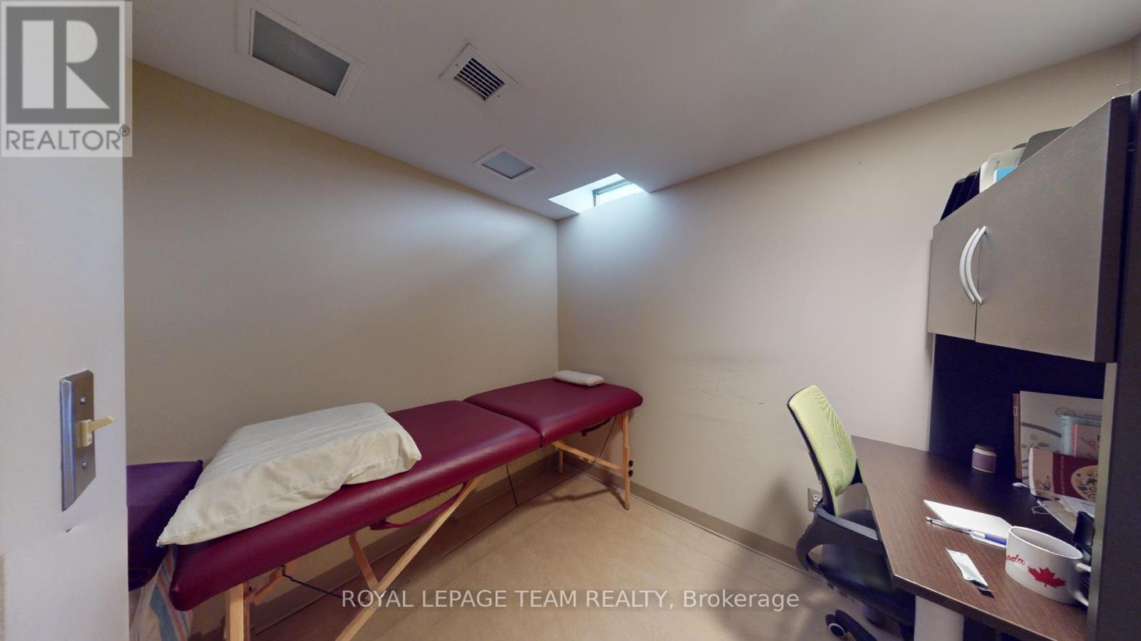 942 Merivale Road, Ottawa, ON