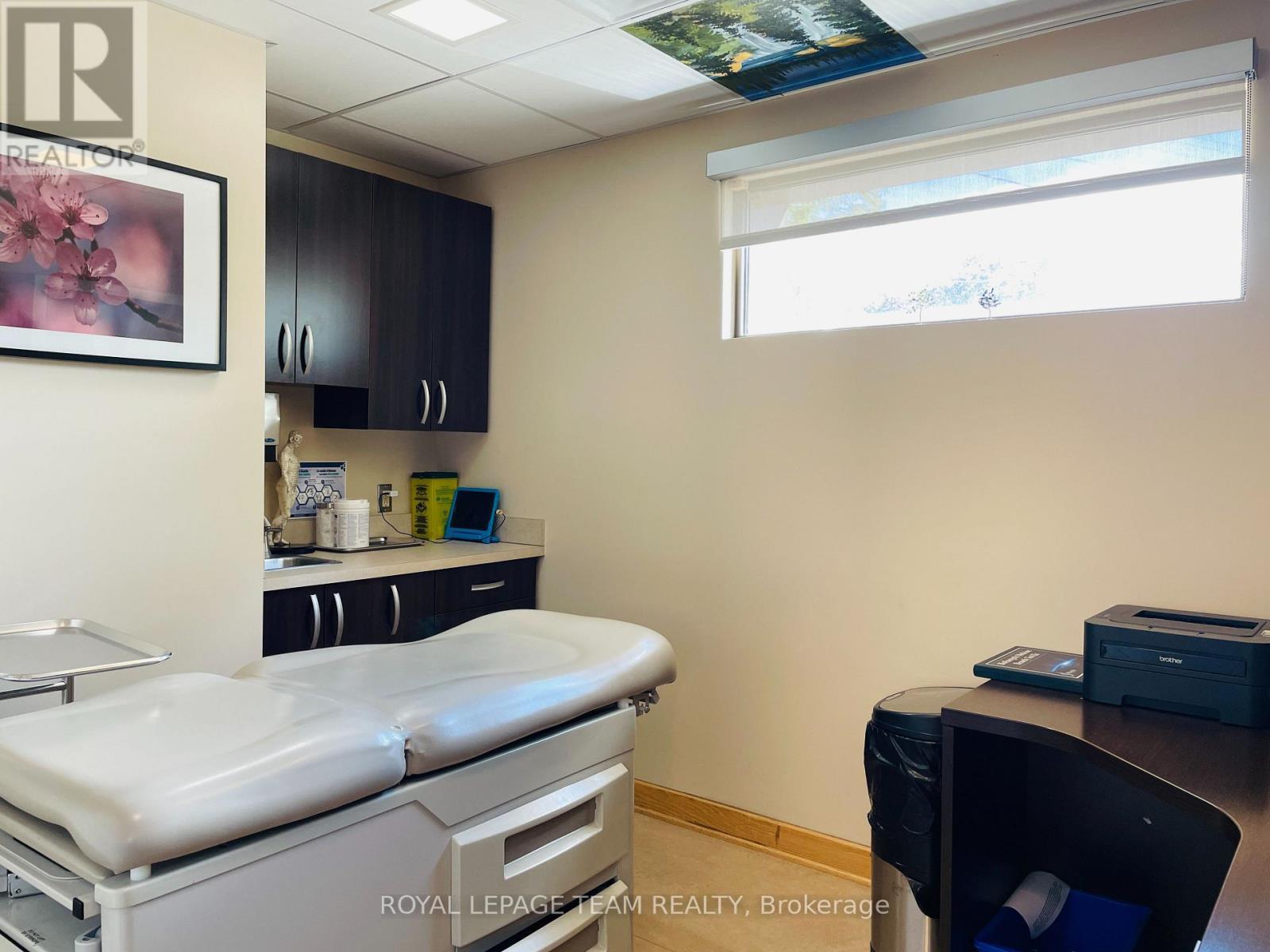 942 Merivale Road, Ottawa, ON