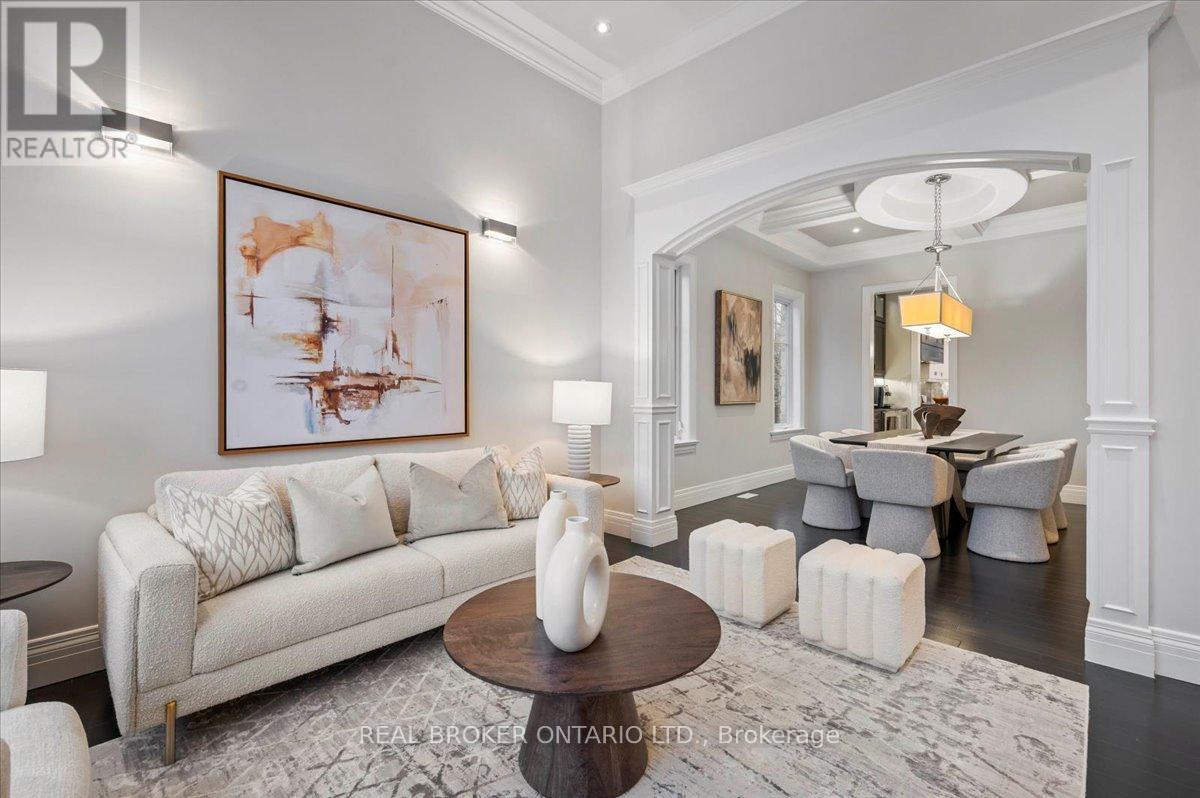 459 Deer Ridge Drive, Kitchener, ON - Indoor Photo Showing Living Room