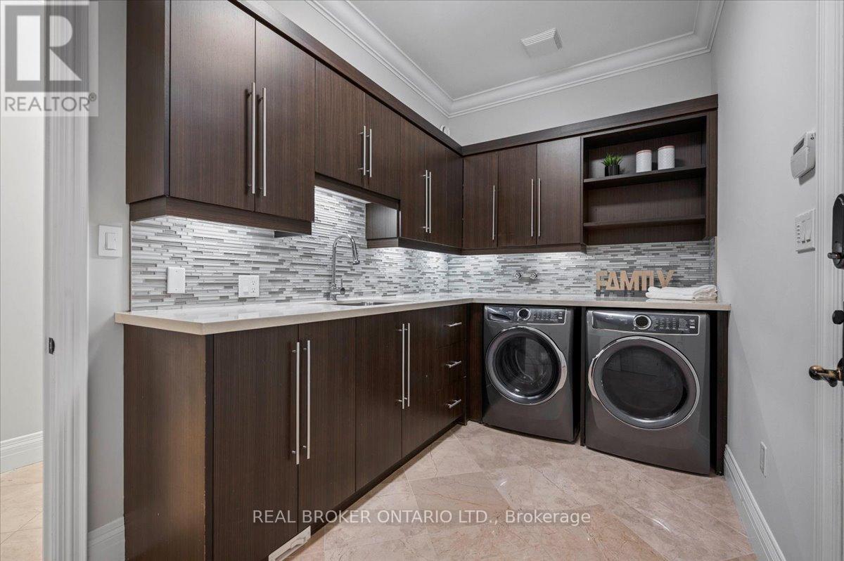 459 Deer Ridge Drive, Kitchener, ON - Indoor Photo Showing Laundry Room