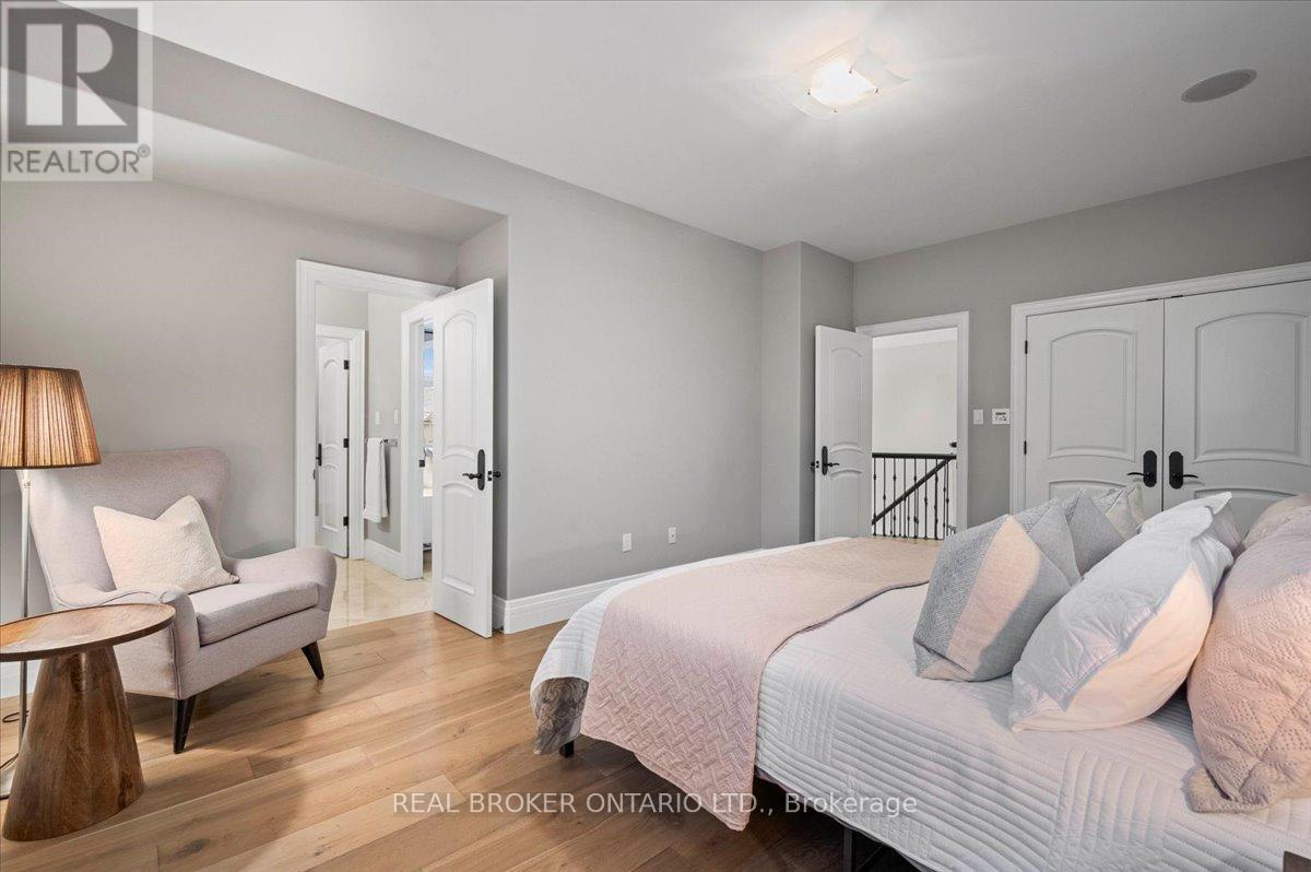 459 Deer Ridge Drive, Kitchener, ON - Indoor Photo Showing Bedroom