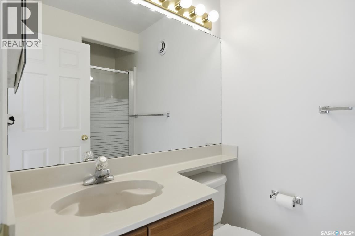 306 Budz Crescent, Saskatoon, SK - Indoor Photo Showing Bathroom