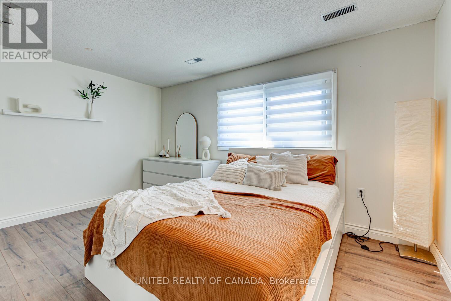 1264 Limberlost Road, London North, ON - Indoor Photo Showing Bedroom