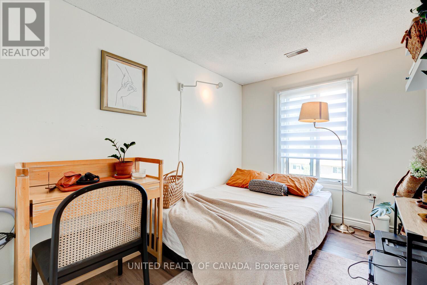 1264 Limberlost Road, London North, ON - Indoor Photo Showing Bedroom
