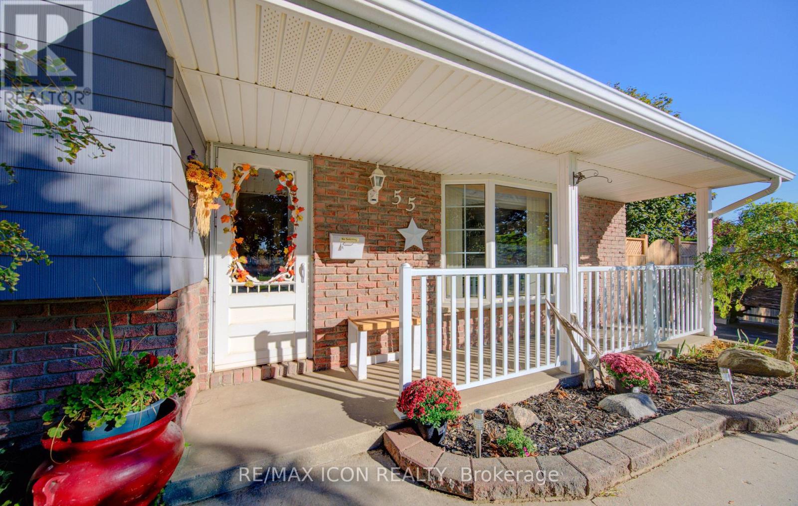 55 Gracefield Crescent, Kitchener, ON - Outdoor With Deck Patio Veranda