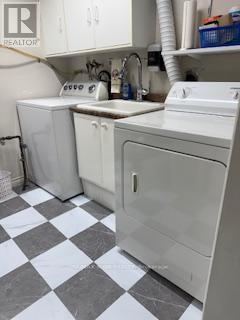 55 Gracefield Crescent, Kitchener, ON - Indoor Photo Showing Laundry Room