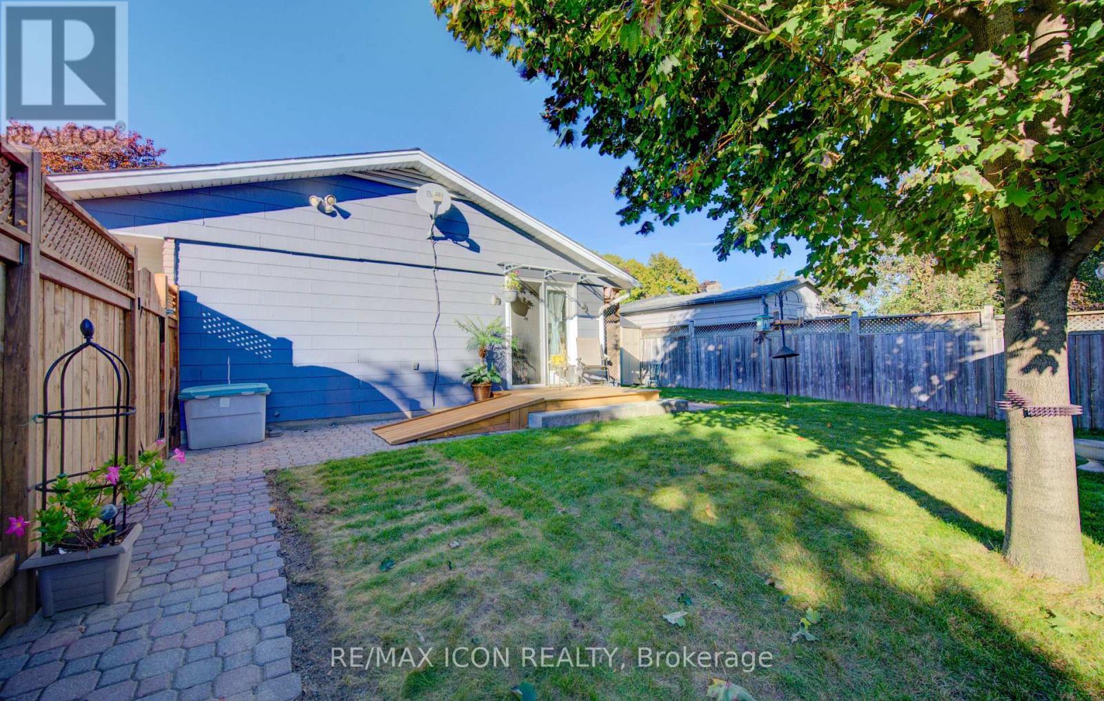 55 Gracefield Crescent, Kitchener, ON - Outdoor