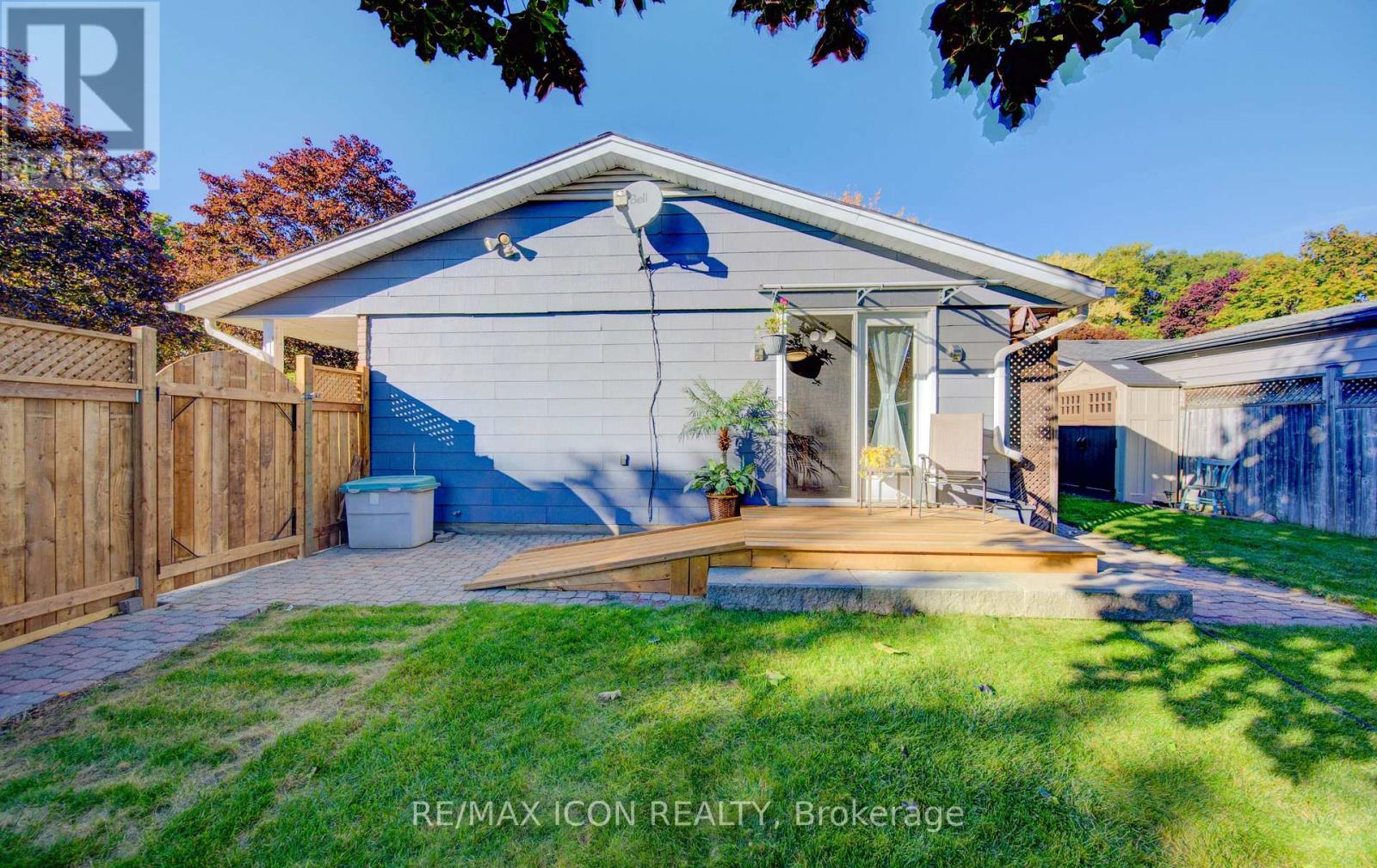 55 Gracefield Crescent, Kitchener, ON - Outdoor With Deck Patio Veranda