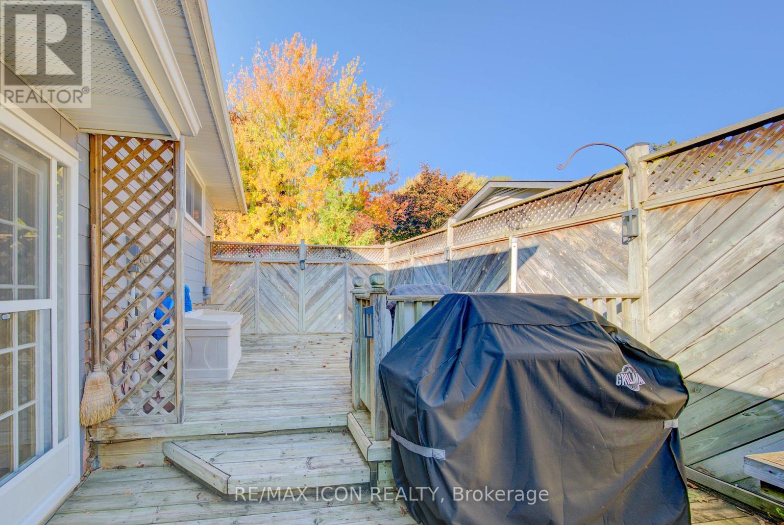 55 Gracefield Crescent, Kitchener, ON - Outdoor