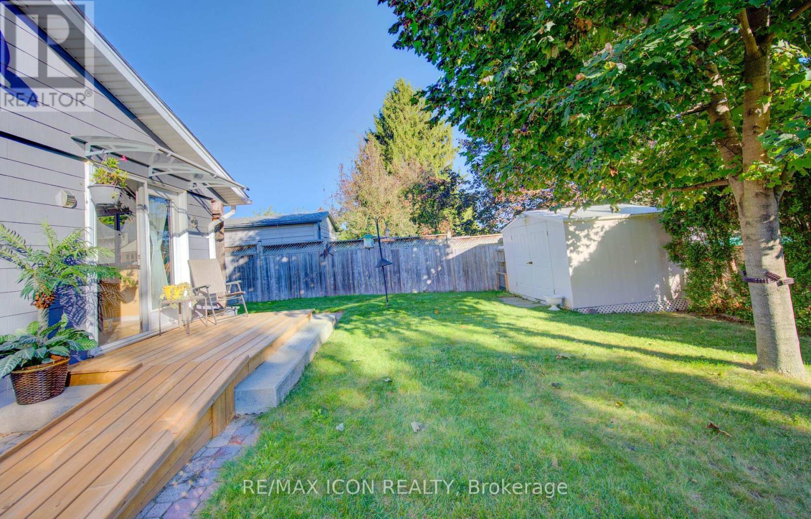 55 Gracefield Crescent, Kitchener, ON - Outdoor