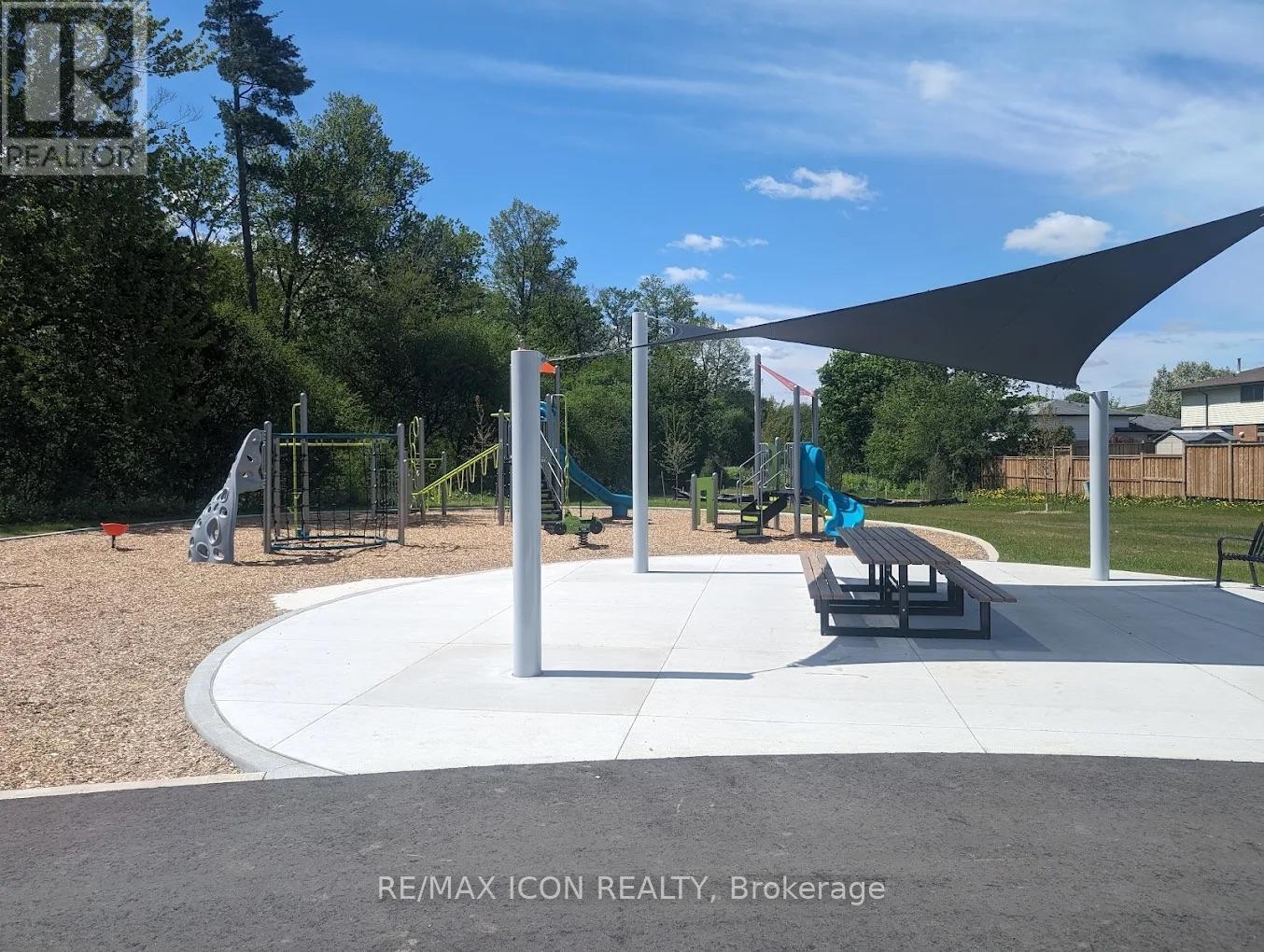 Alpine park - 55 Gracefield Crescent, Kitchener, ON - Outdoor