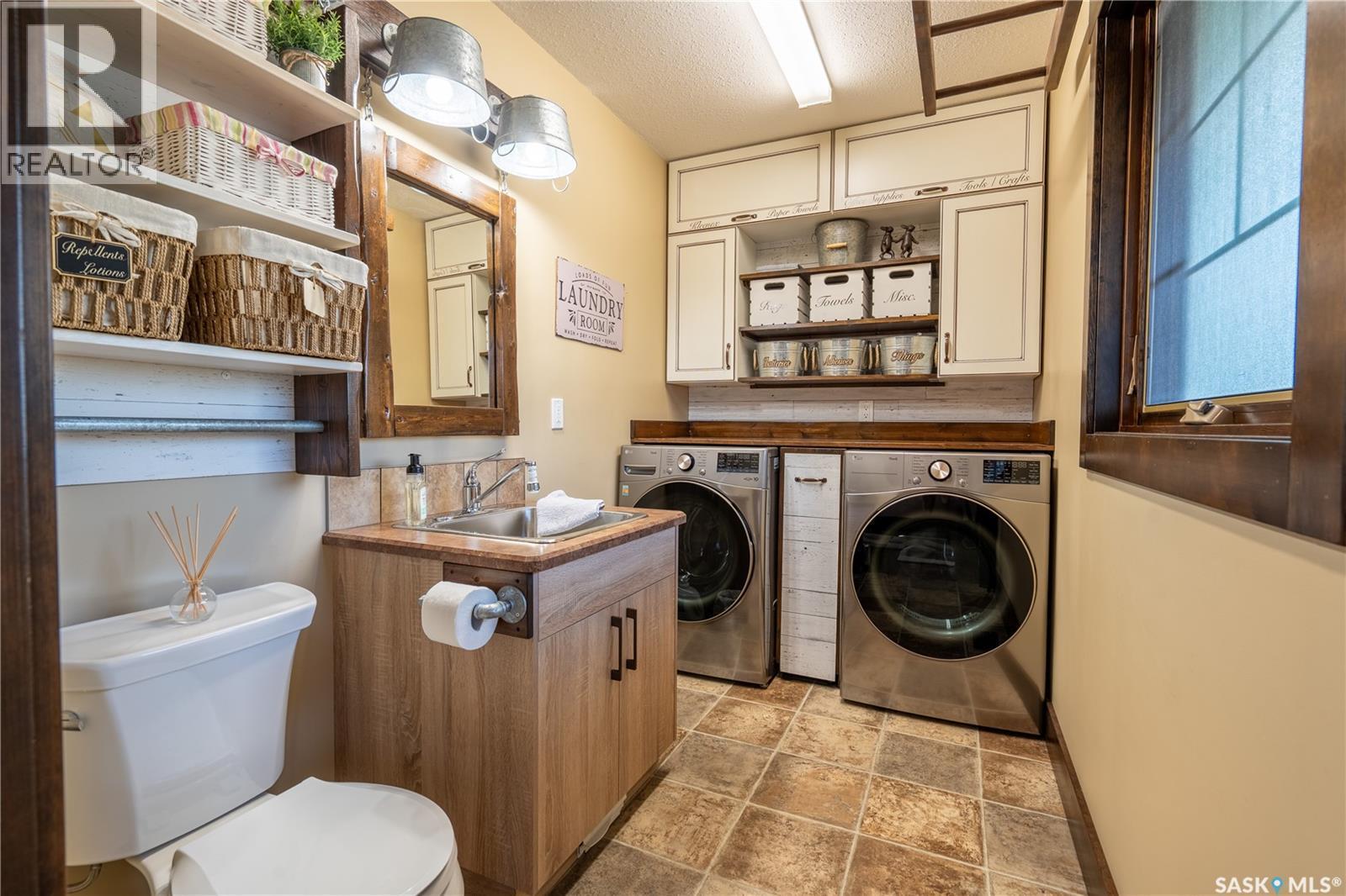 609 Cedar Close, Beaver River Rm No. 622, SK - Indoor Photo Showing Laundry Room
