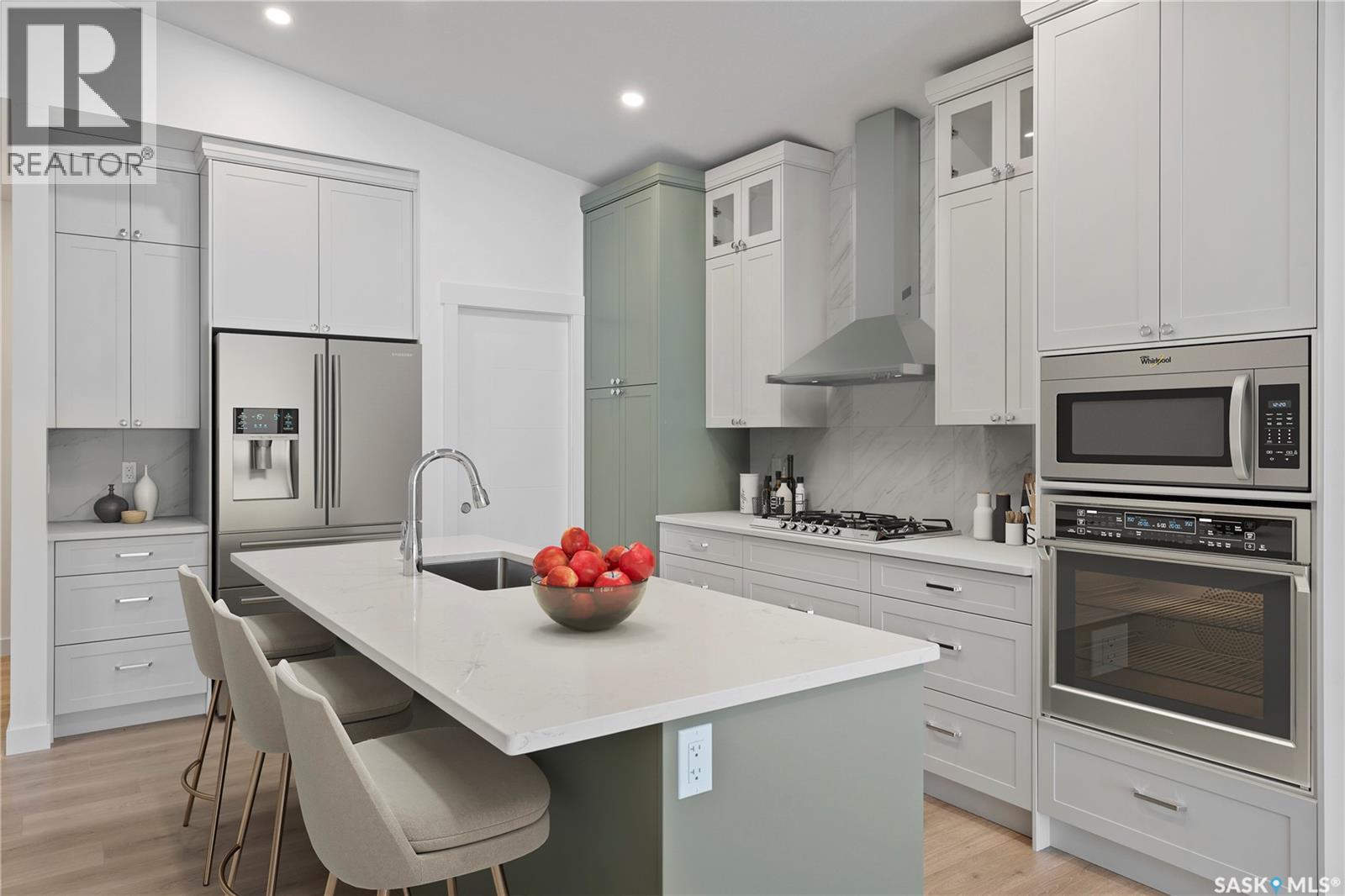 242 Doran Way, Saskatoon, SK - Indoor Photo Showing Kitchen With Upgraded Kitchen