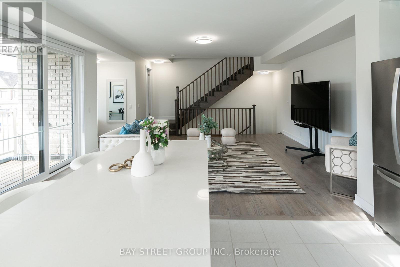 2 William Shearn Crescent, Markham, ON - Indoor Photo Showing Dining Room