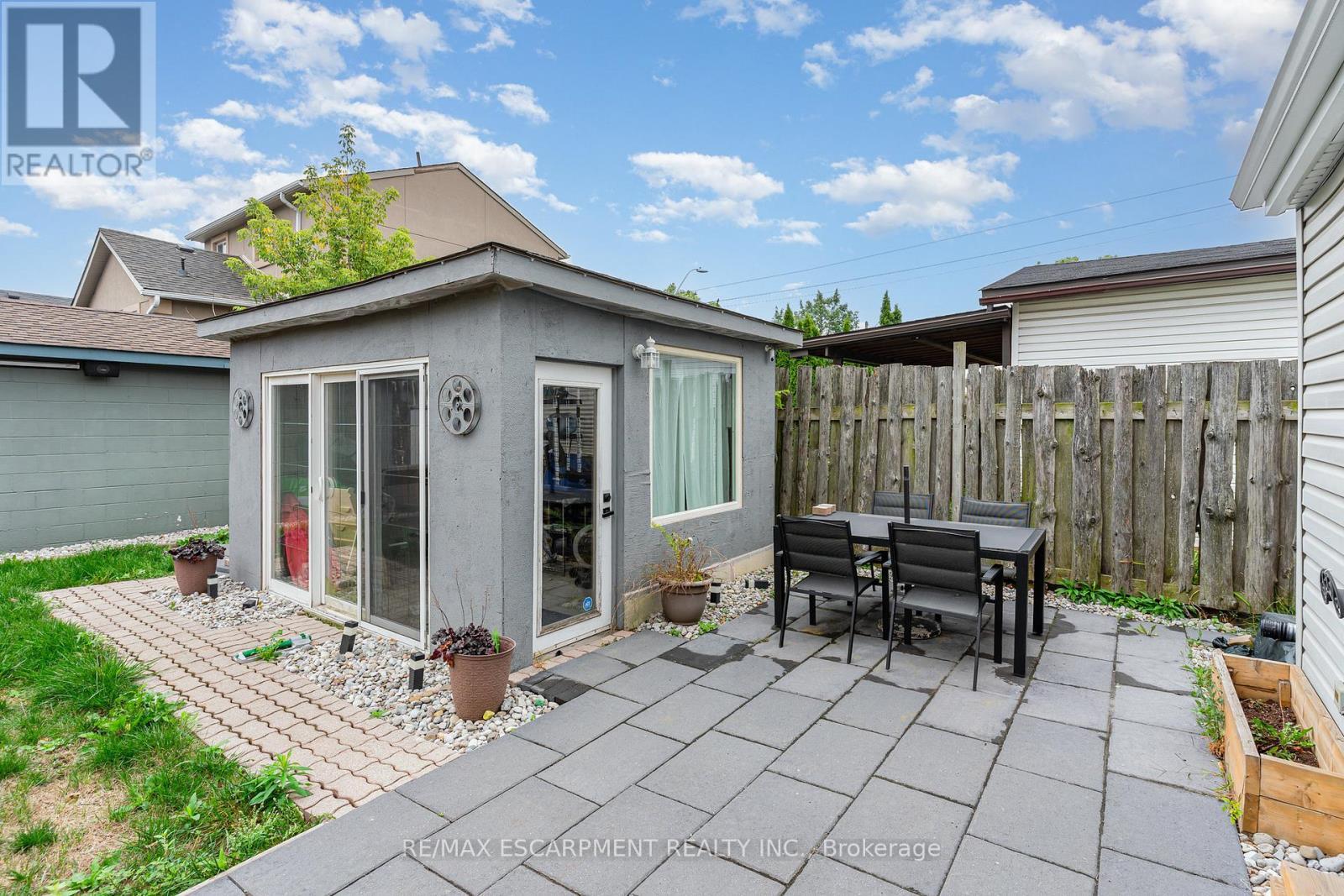 4 Robins Avenue, Hamilton, ON - Outdoor With Deck Patio Veranda With Exterior