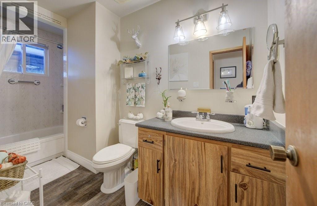 34 Willow Green Court, Kitchener, ON - Indoor Photo Showing Bathroom
