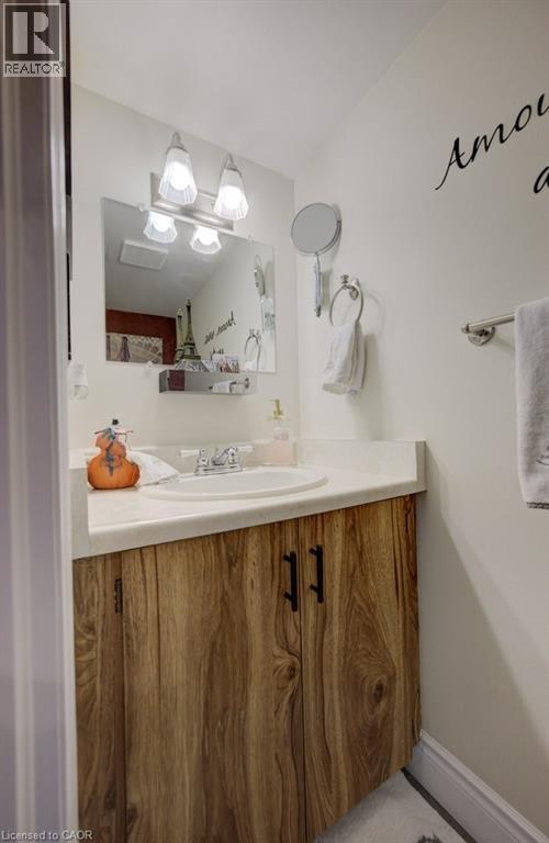 34 Willow Green Court, Kitchener, ON - Indoor Photo Showing Bathroom