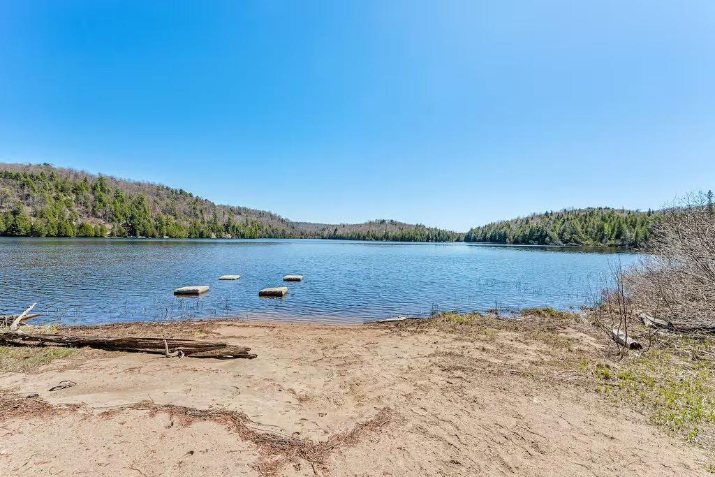 Accès au plan d'eau - 323 Ch. Scotch, Grenville-Sur-La-Rouge, QC - Outdoor With Body Of Water With View