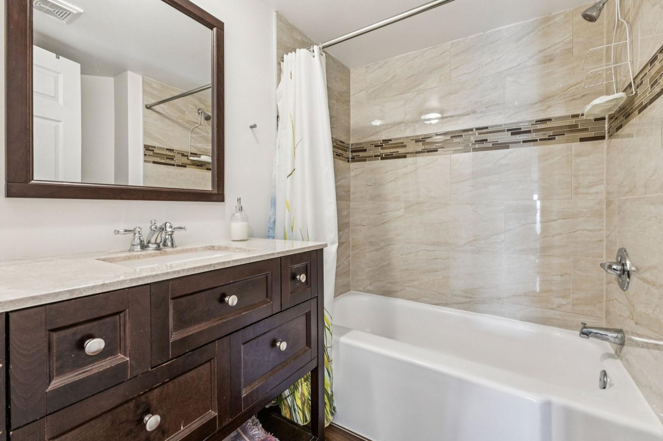 Bathroom - 606-259 Rue Champlain, Gatineau (Hull), QC - Indoor Photo Showing Bathroom