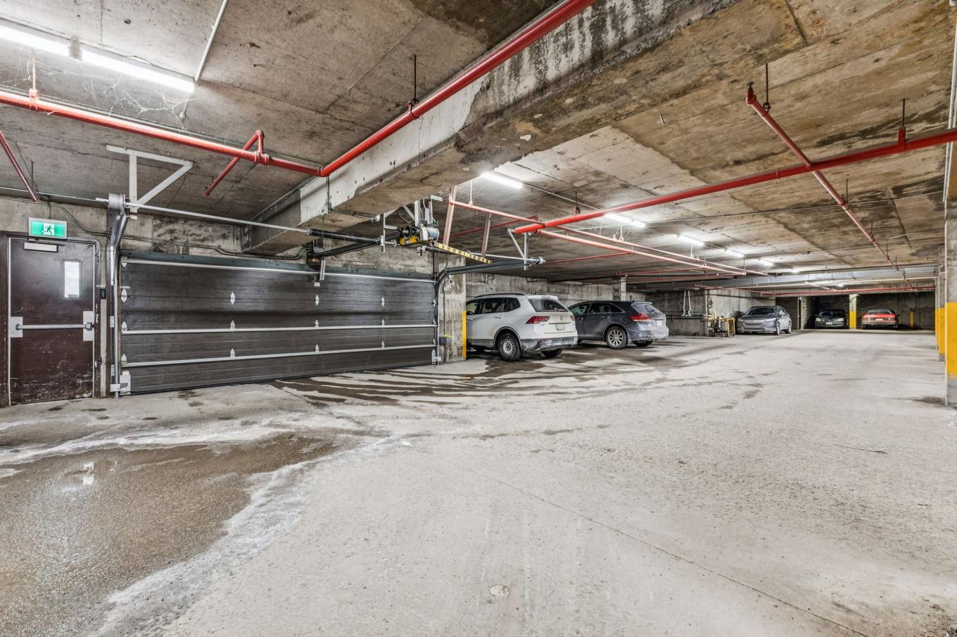 Garage - 606-259 Rue Champlain, Gatineau (Hull), QC - Indoor Photo Showing Garage