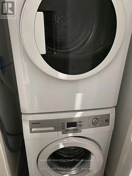 4001 - 5 St. Joseph Street, Toronto, ON - Indoor Photo Showing Laundry Room