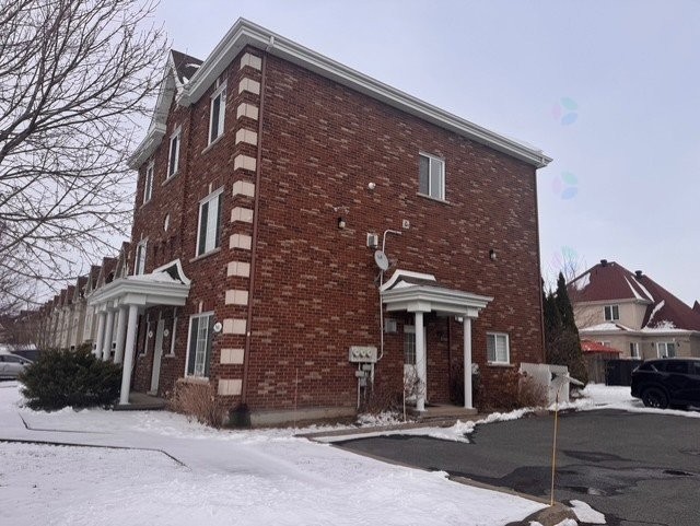 Exterior - 7844 Rue Lemelin, Brossard, QC - Outdoor With Facade