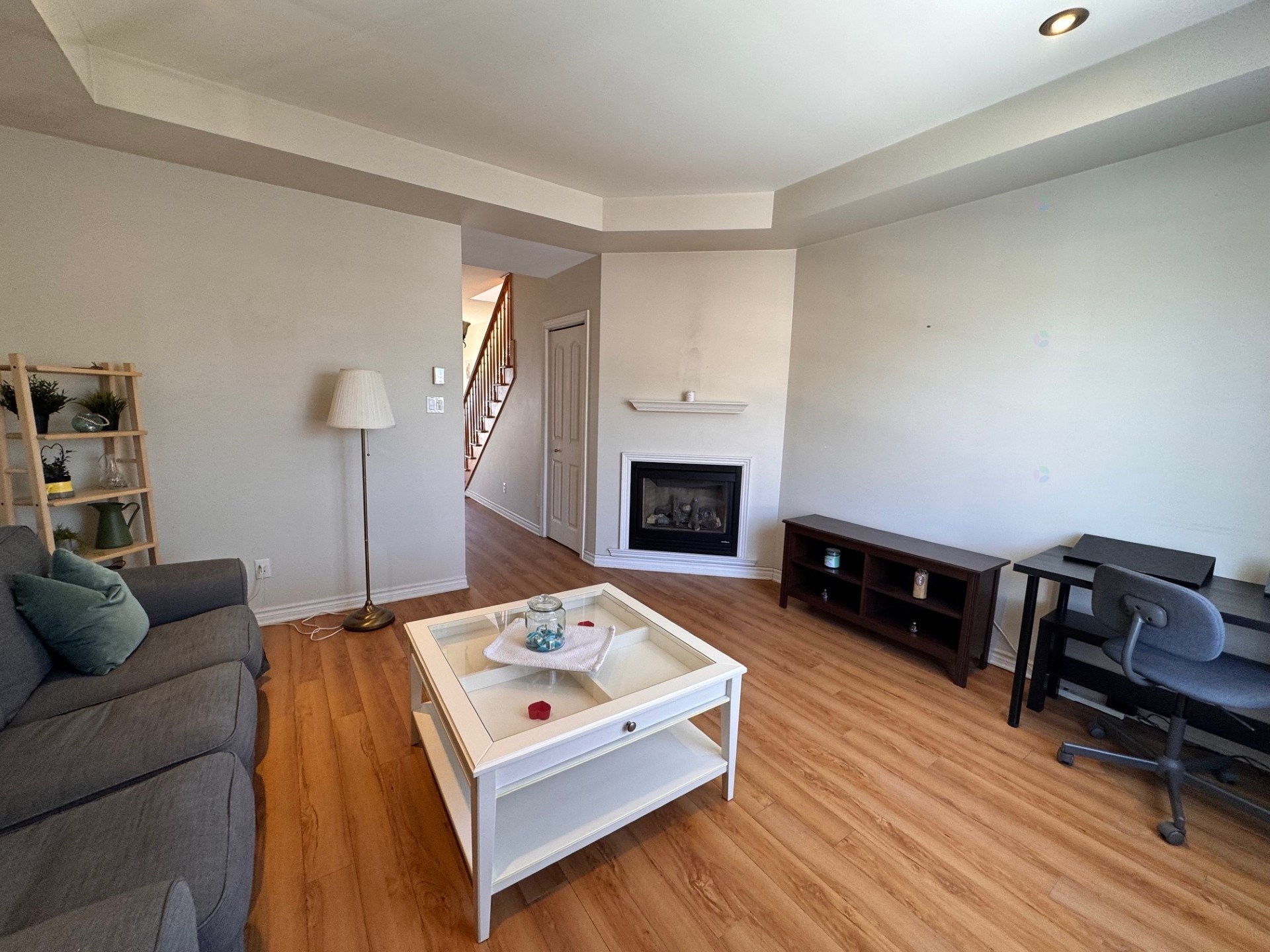 Living Room - 7844 Rue Lemelin, Brossard, QC - Indoor Photo Showing Living Room With Fireplace