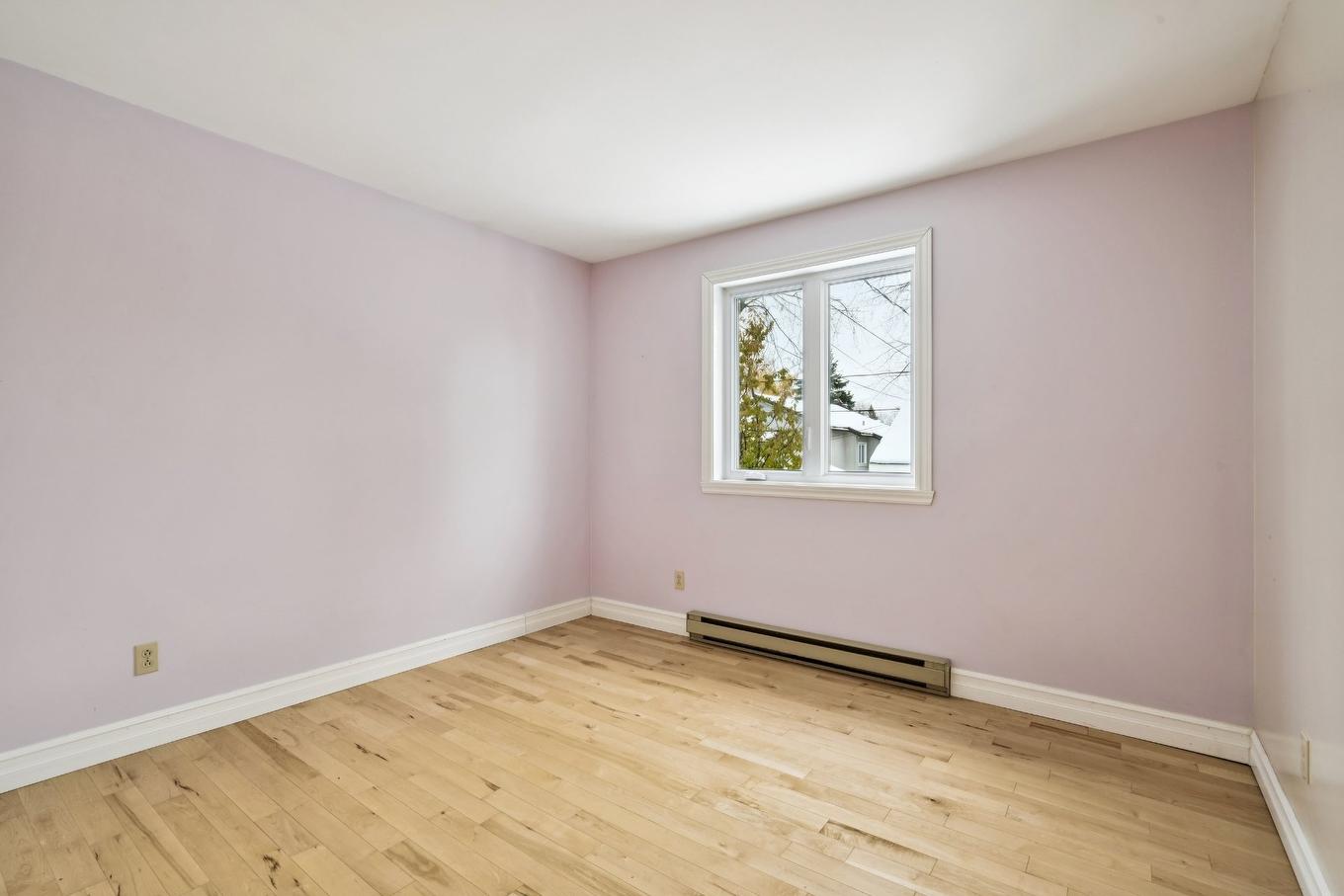 Chambre à coucher - 135 Rue De Provence, L'Île-Perrot, QC - Indoor Photo Showing Other Room