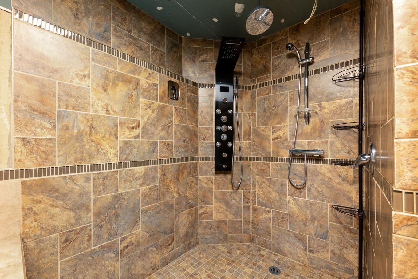 Bathroom - 200 34E Rue O., Venise-En-Québec, QC - Indoor Photo Showing Bathroom