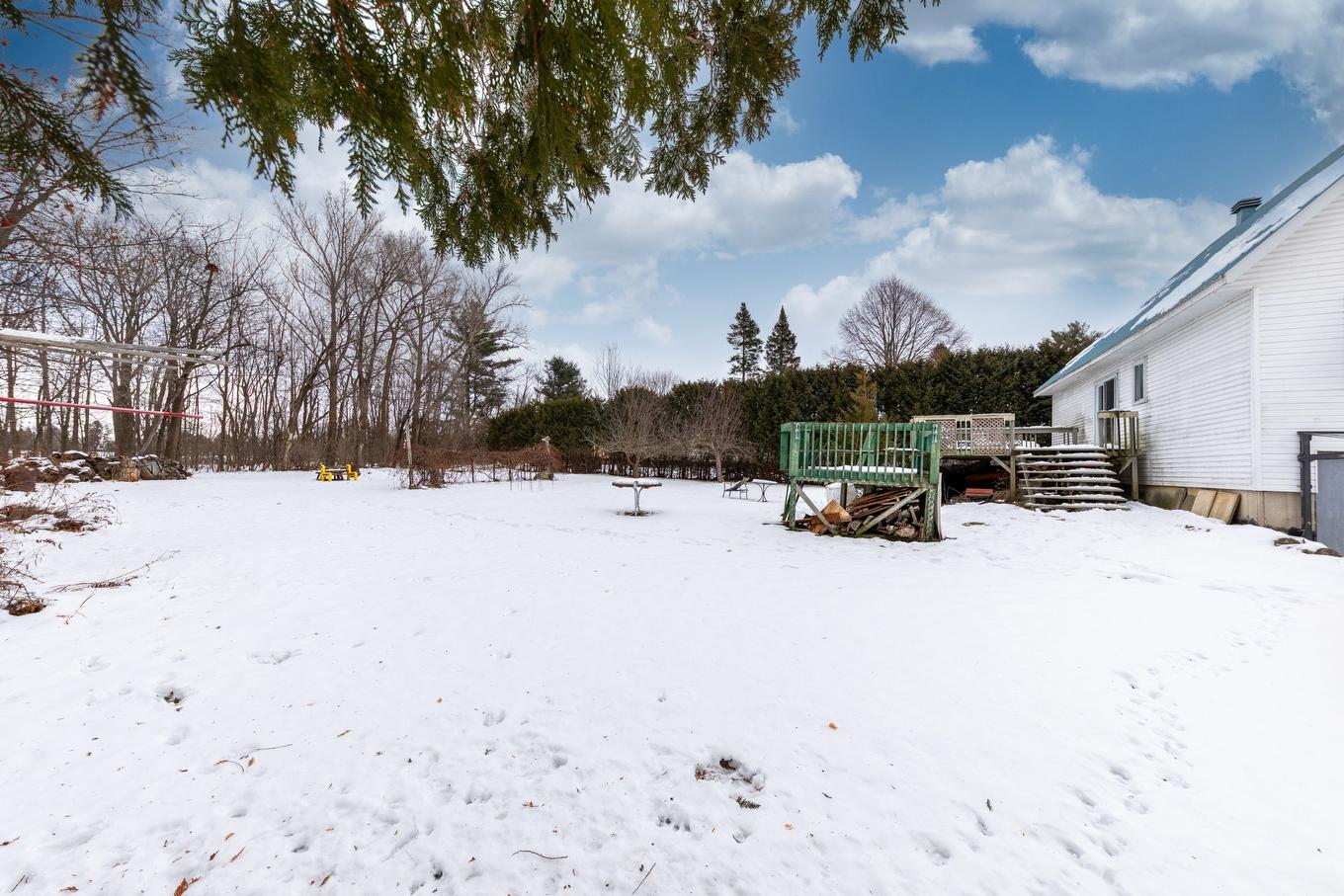 Backyard - 200 34E Rue O., Venise-En-Québec, QC - Outdoor