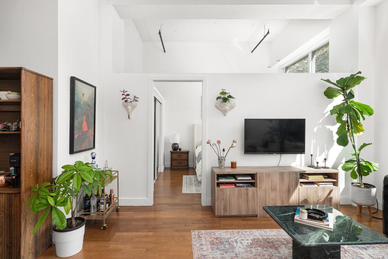 Living room - 158-4951 Rue Ontario E., Montréal (Mercier/Hochelaga-Maisonneuve), QC - Indoor Photo Showing Living Room