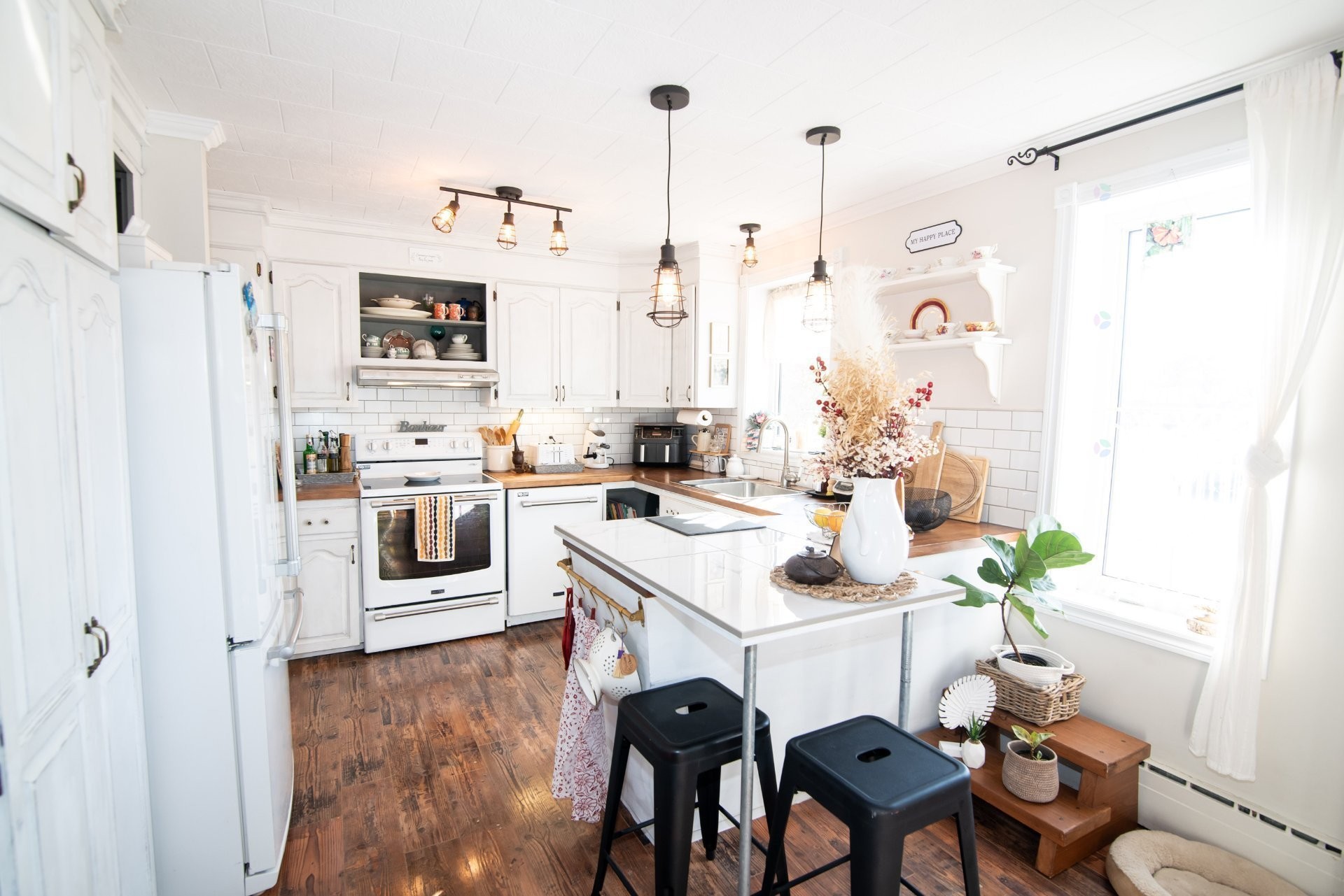 Kitchen - 626 Boul. Hébert, Saint-Pascal, QC - Indoor Photo Showing Kitchen