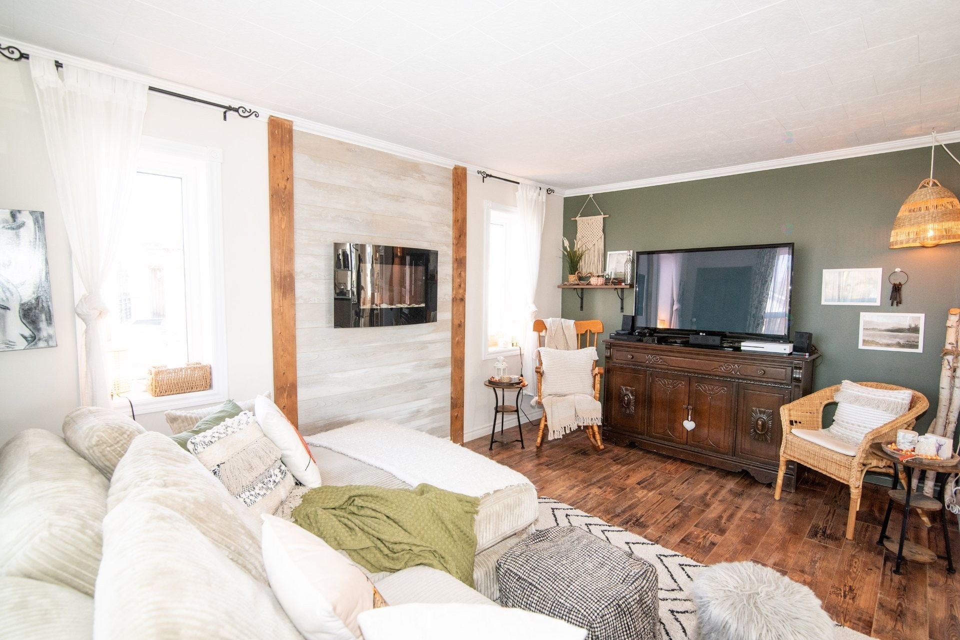 Living Room - 626 Boul. Hébert, Saint-Pascal, QC - Indoor