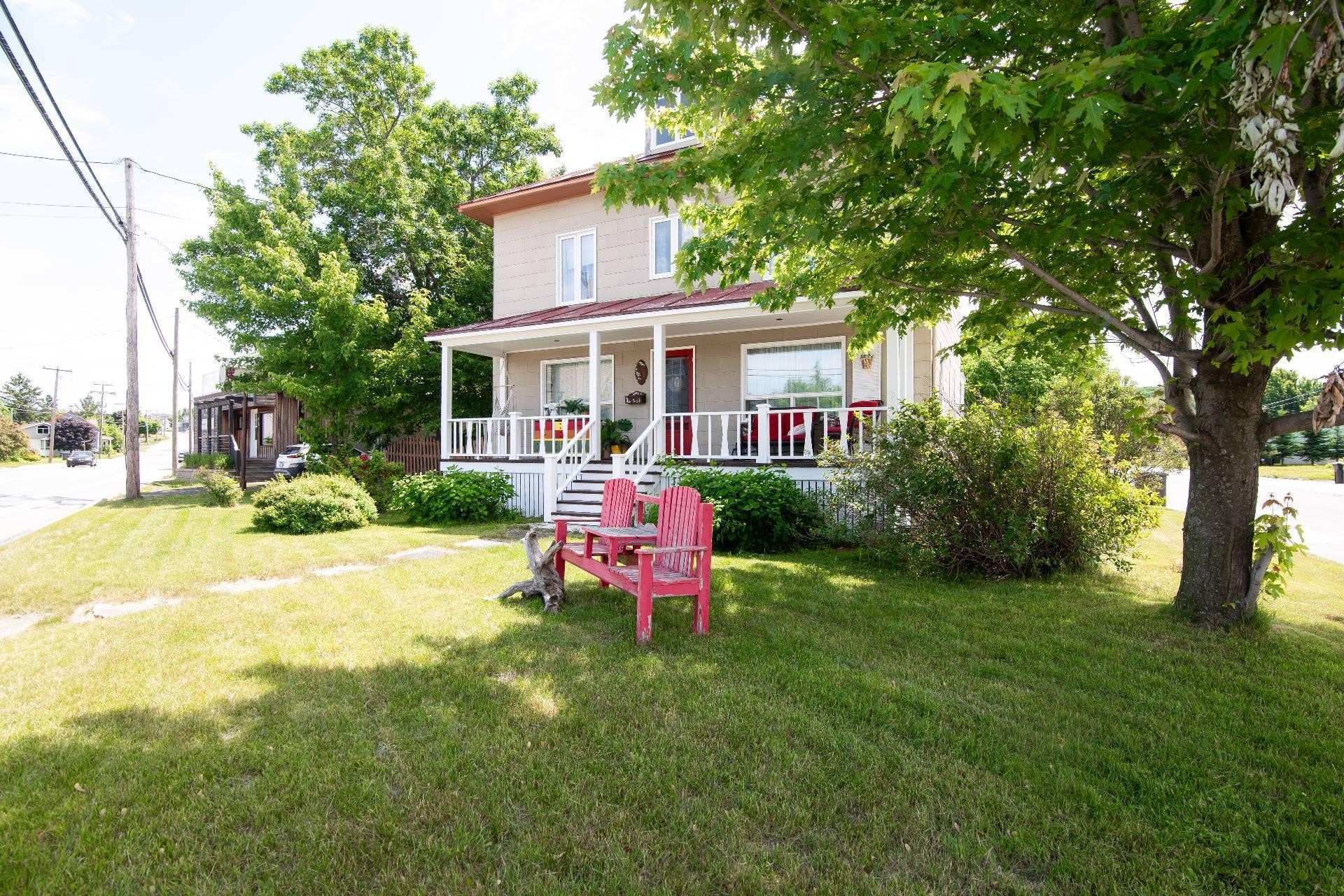 Front of Structure - 626 Boul. Hébert, Saint-Pascal, QC - Outdoor With Deck Patio Veranda