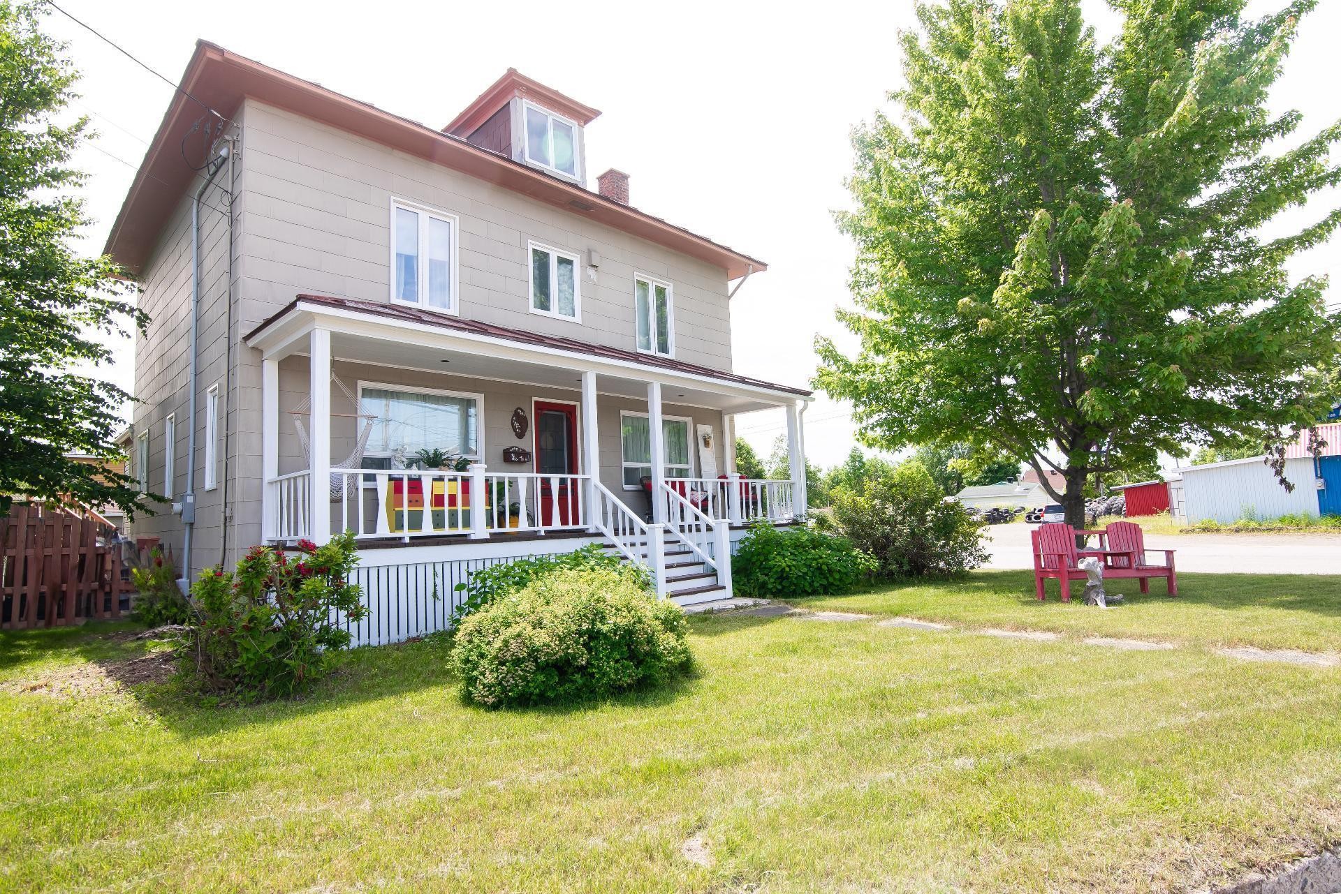Front of Structure - 626 Boul. Hébert, Saint-Pascal, QC - Outdoor With Deck Patio Veranda