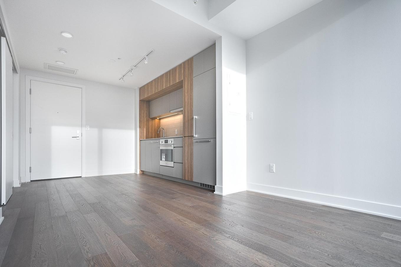 Salon - 2611-1288 Rue St-Antoine O., Montréal (Ville-Marie), QC - Indoor