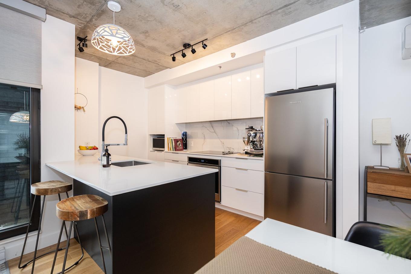 Kitchen - 303-75 Rue De Castelnau O., Montréal (Villeray/Saint-Michel/Parc-Extension), QC - Indoor Photo Showing Kitchen With Upgraded Kitchen